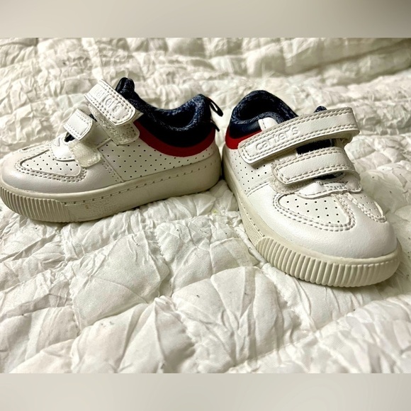 Boys size 4 shoes. Like new, Carter’s brand - Picture 1 of 3